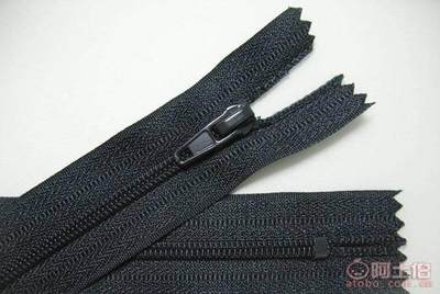 專業(yè)解析 創(chuàng)飛5號(hào)開尾拉鏈，羽絨服品質(zhì)之選的定制奧秘